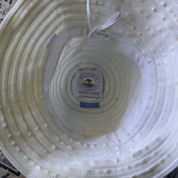 White sunhat with beads - Picture 4 of 5